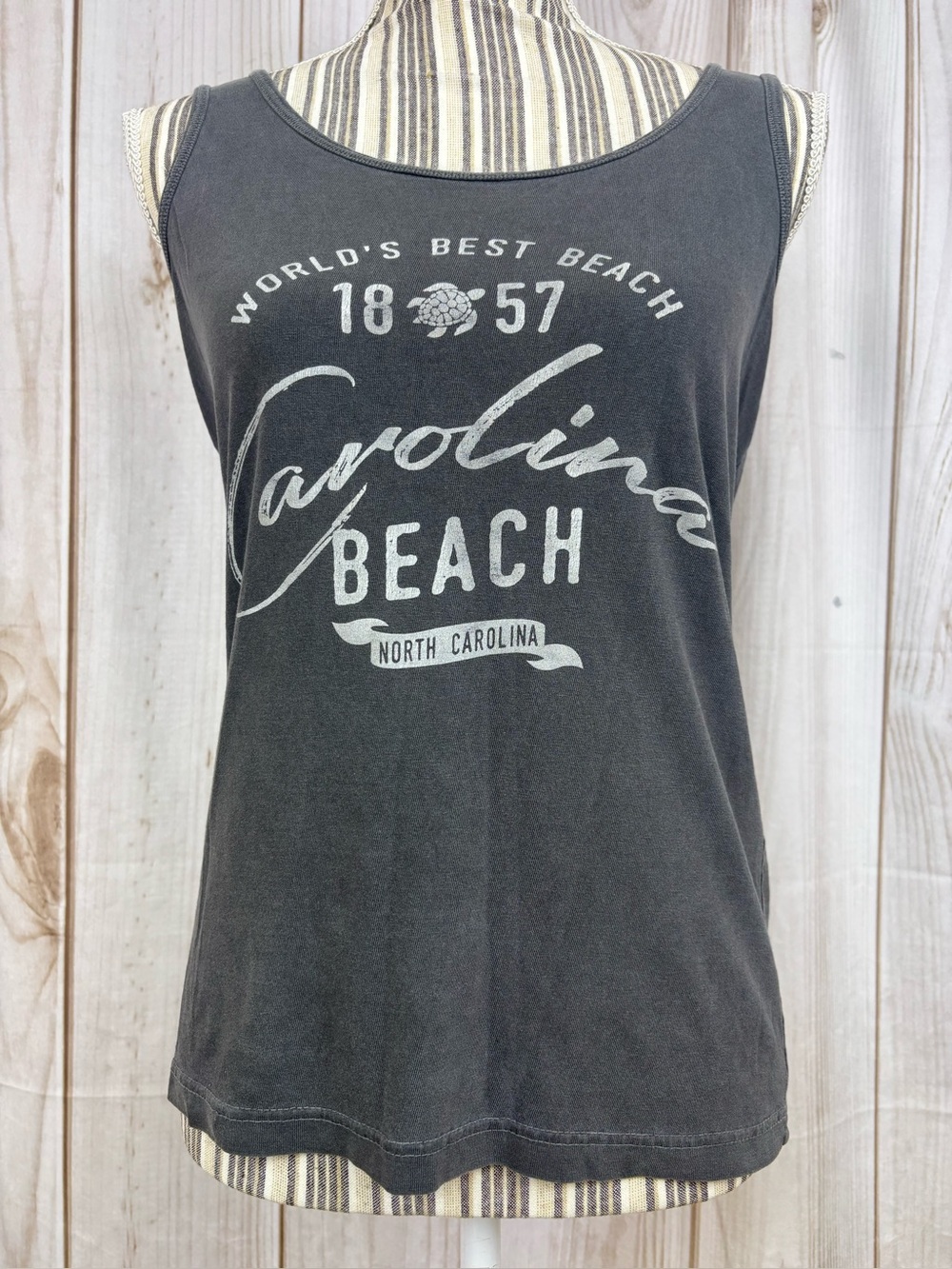 Comfort Colors Carolina Beach North Carolina Graphic Tank Top Gray Size Small